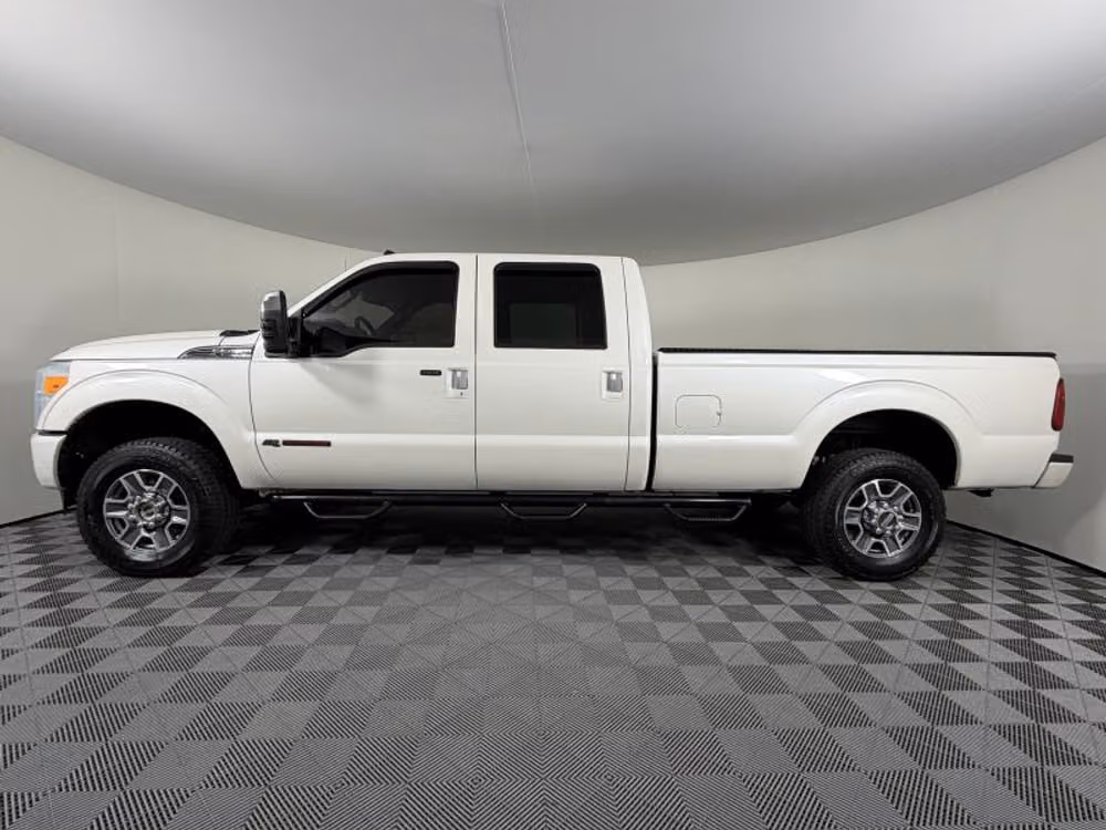 2016 Ford F-350 Super Duty Platinum Crew Cab Image 13