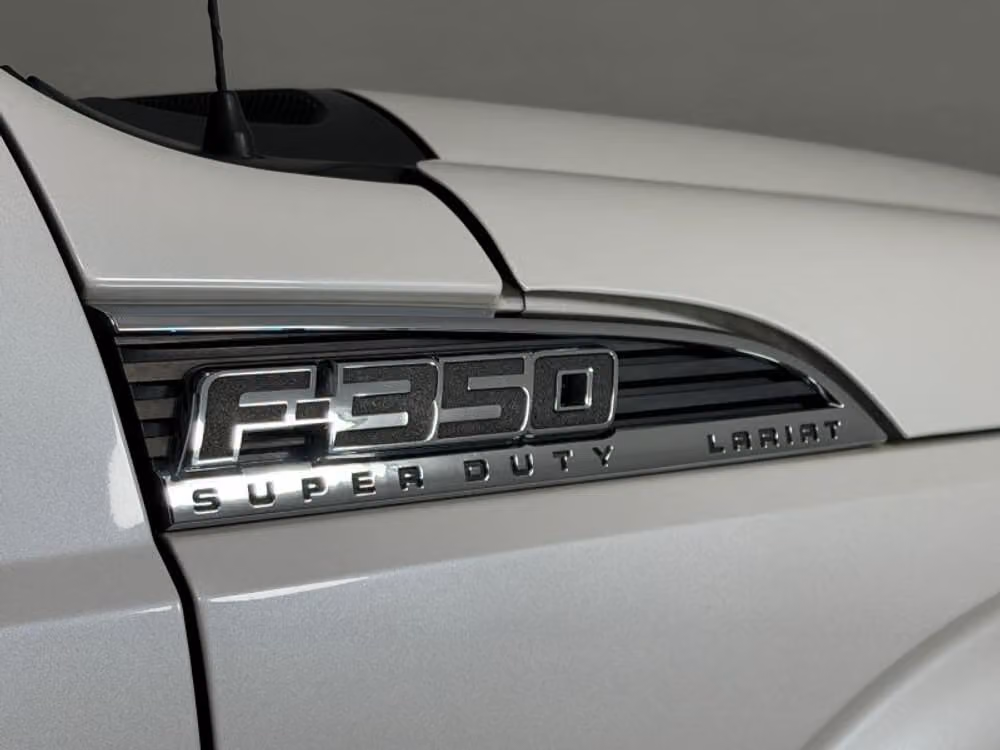 2016 Ford F-350 Super Duty Platinum Crew Cab Image 16