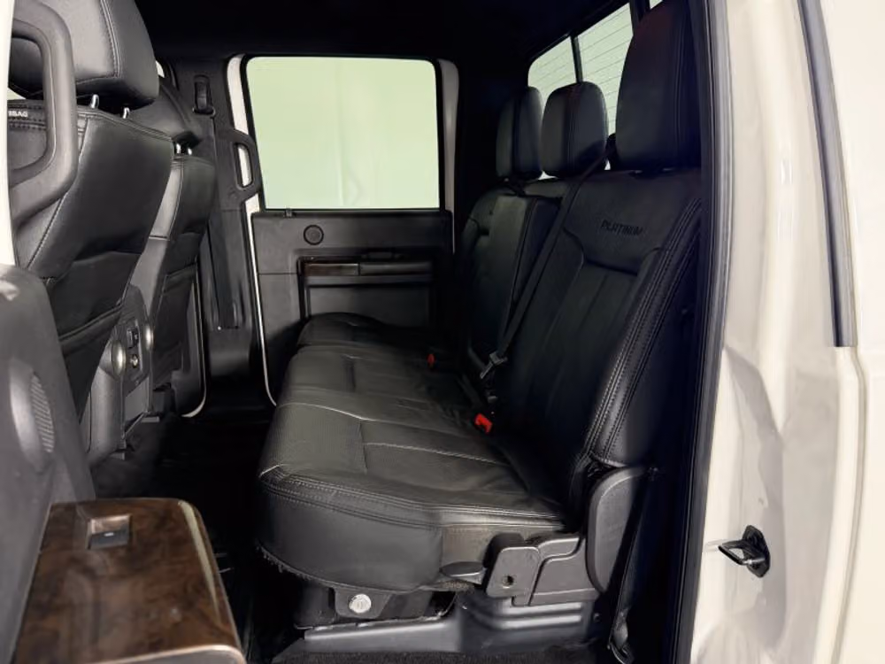 2016 Ford F-350 Super Duty Platinum Crew Cab Image 35
