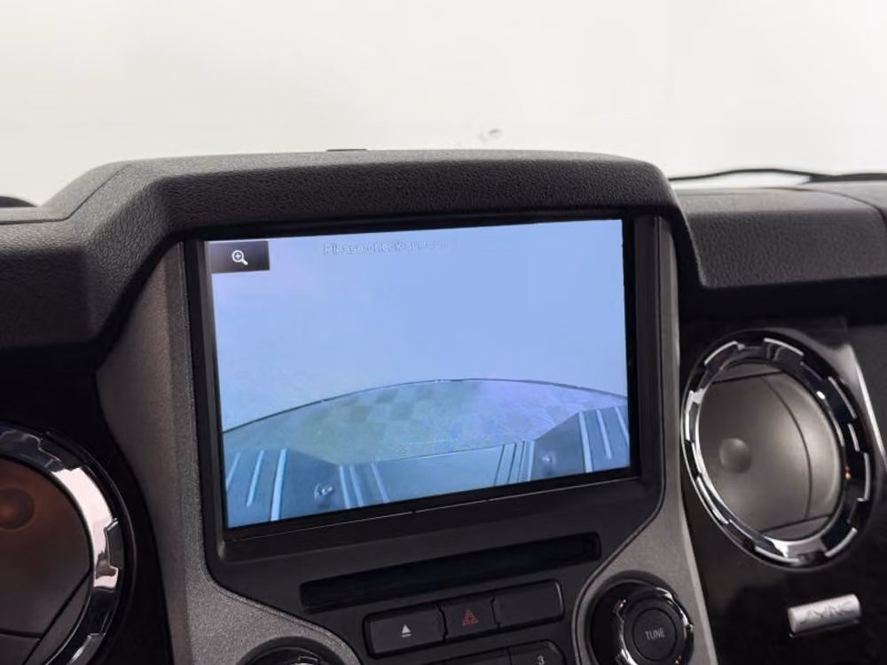 2016 Ford F-350 Super Duty Platinum Crew Cab Image 38