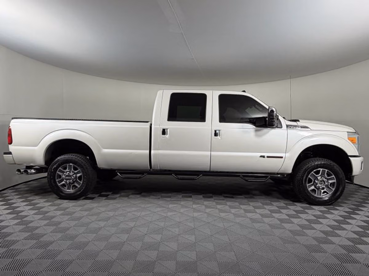 2016 Ford F-350 Super Duty Platinum Crew Cab Image 7