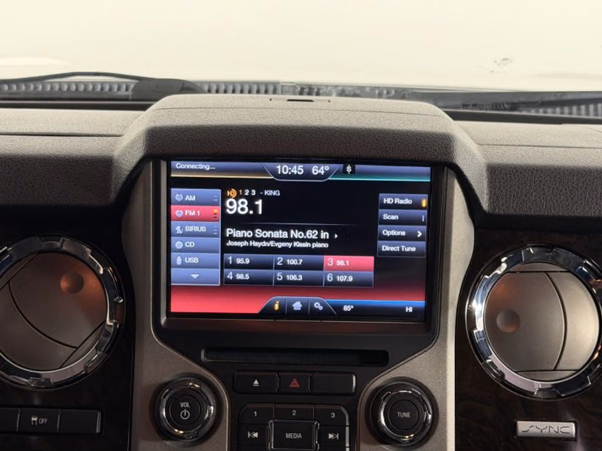 2016 Ford F-350 Super Duty Platinum Crew Cab Image 22