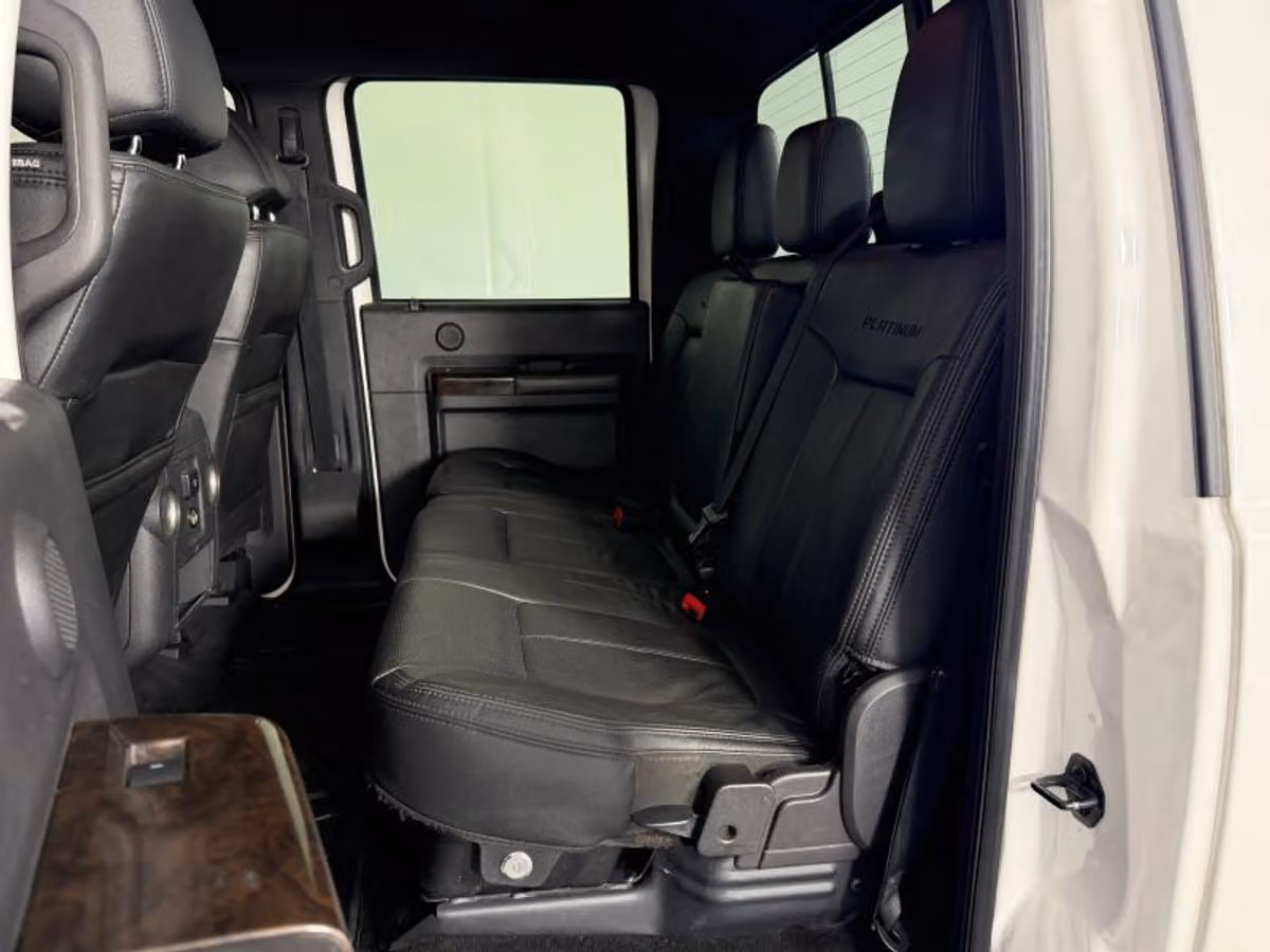 2016 Ford F-350 Super Duty Platinum Crew Cab Image 35