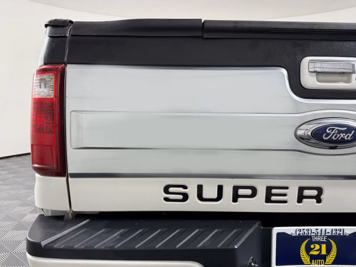 2016 Ford F-350 Super Duty Platinum Crew Cab Image 10