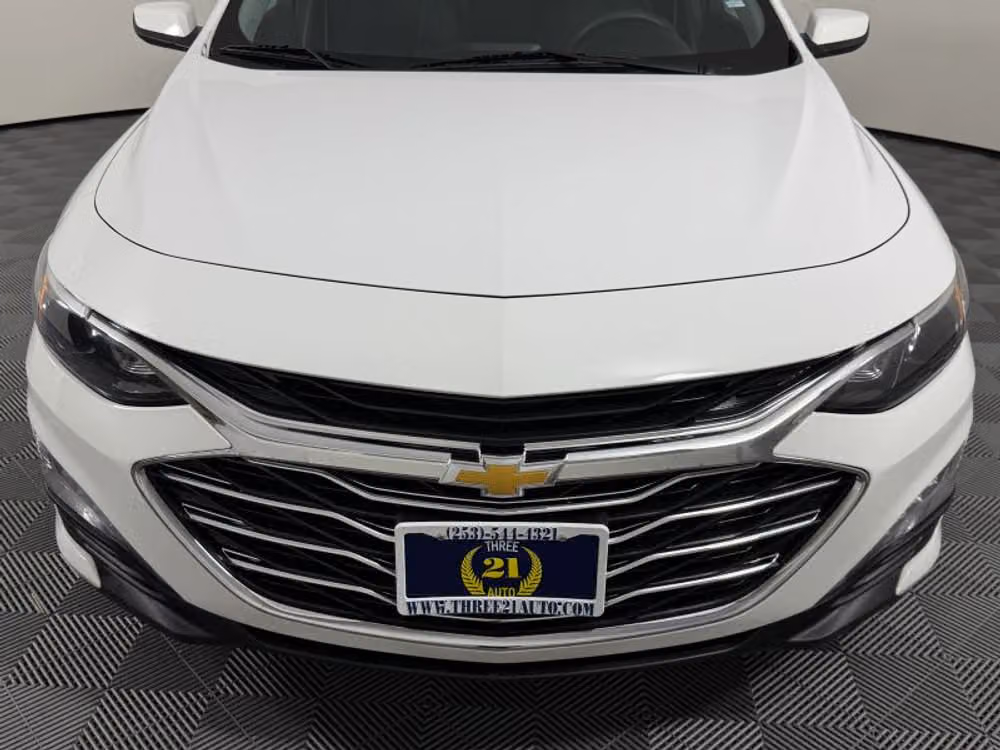 2022 Chevrolet Malibu LT Image 3