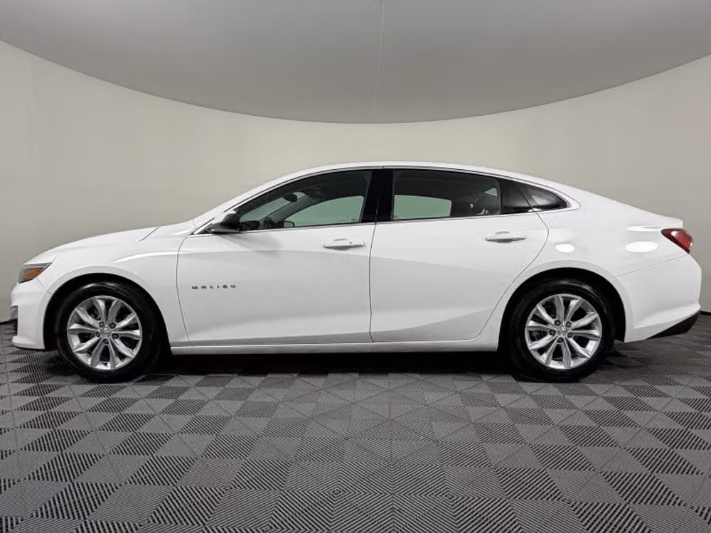 2022 Chevrolet Malibu LT Image 13
