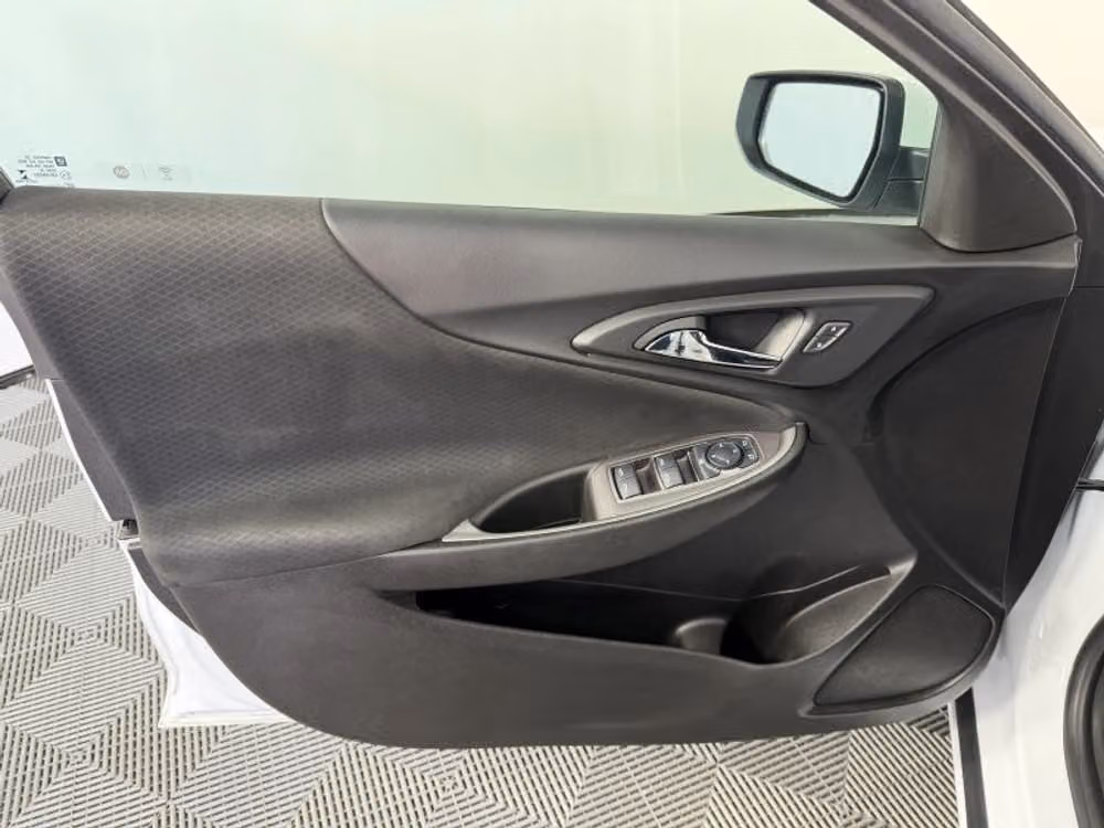 2022 Chevrolet Malibu LT Image 23