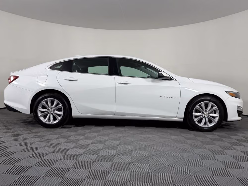 2022 Chevrolet Malibu LT Image 8