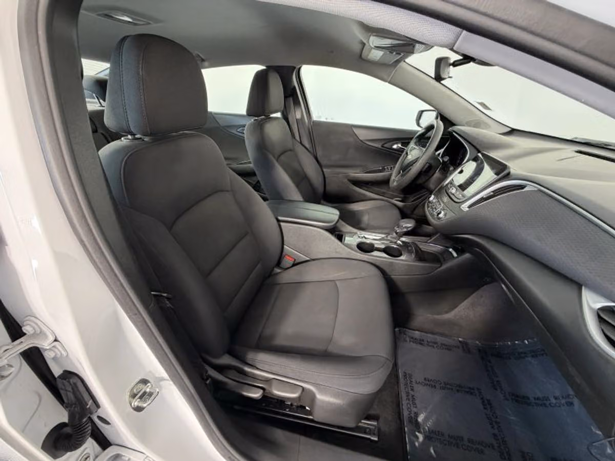 2022 Chevrolet Malibu LT Image 20