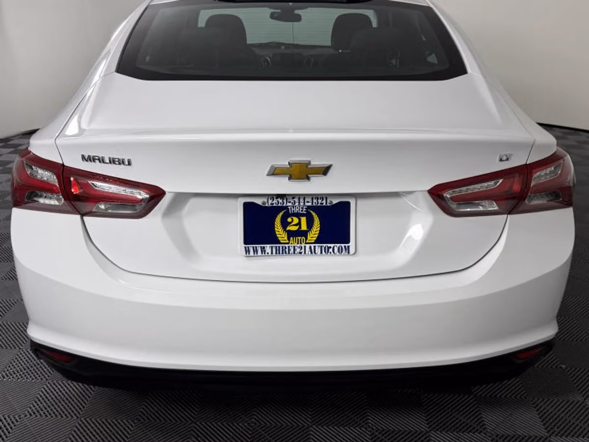 2022 Chevrolet Malibu LT Image 9