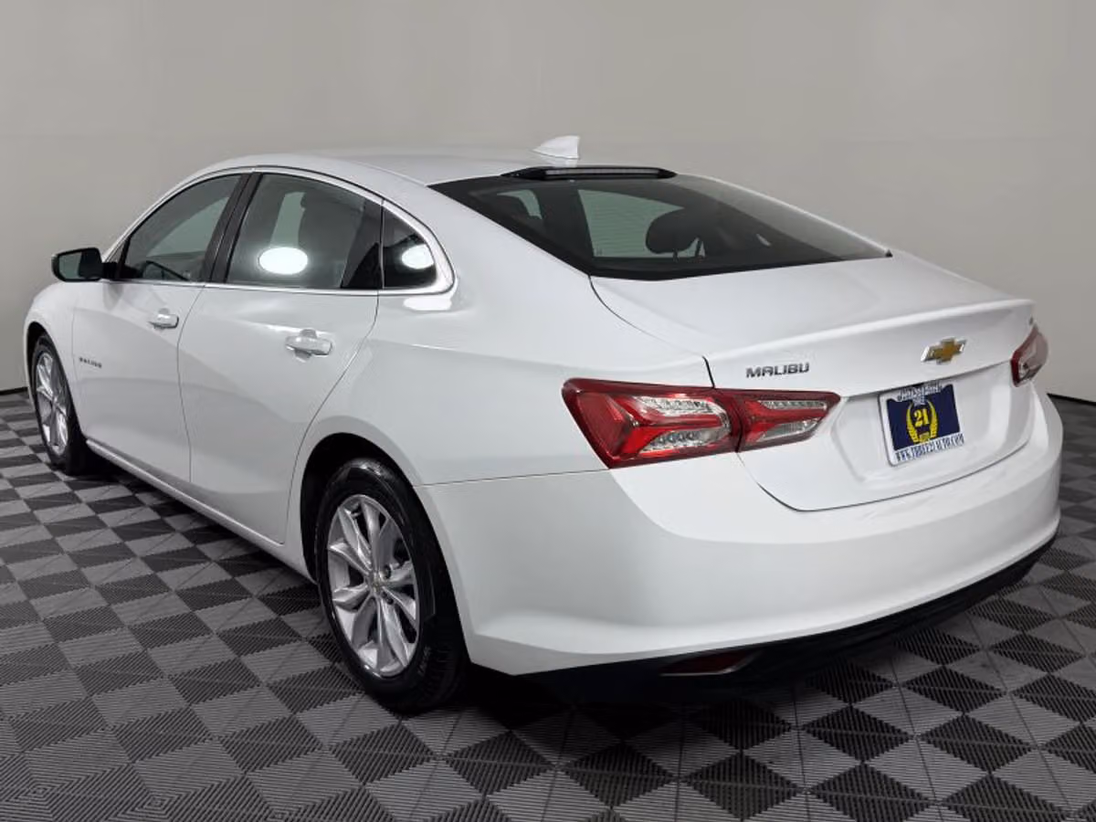 2022 Chevrolet Malibu LT Image 12