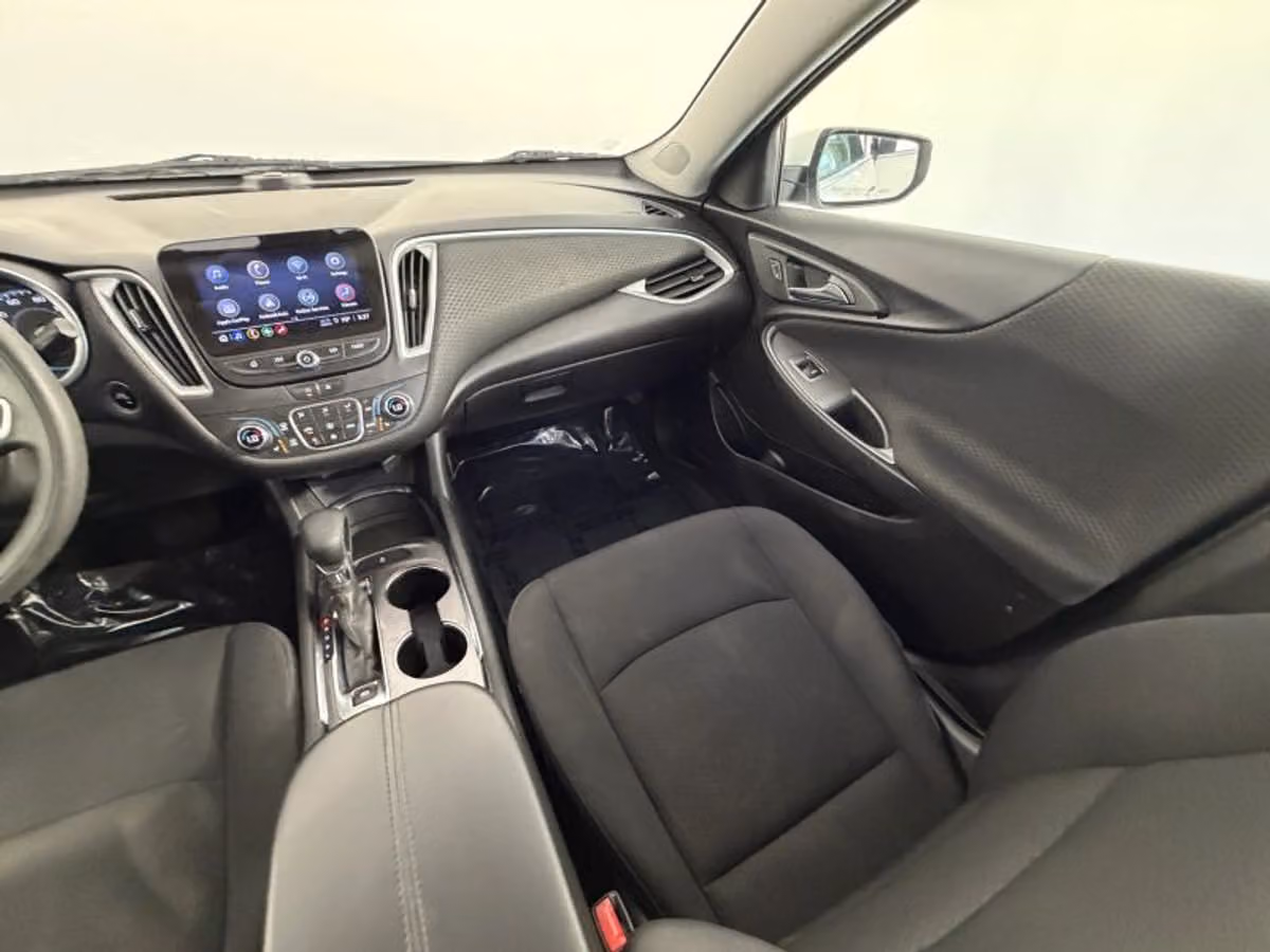 2022 Chevrolet Malibu LT Image 29