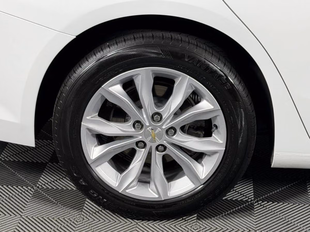 2022 Chevrolet Malibu LT Image 14