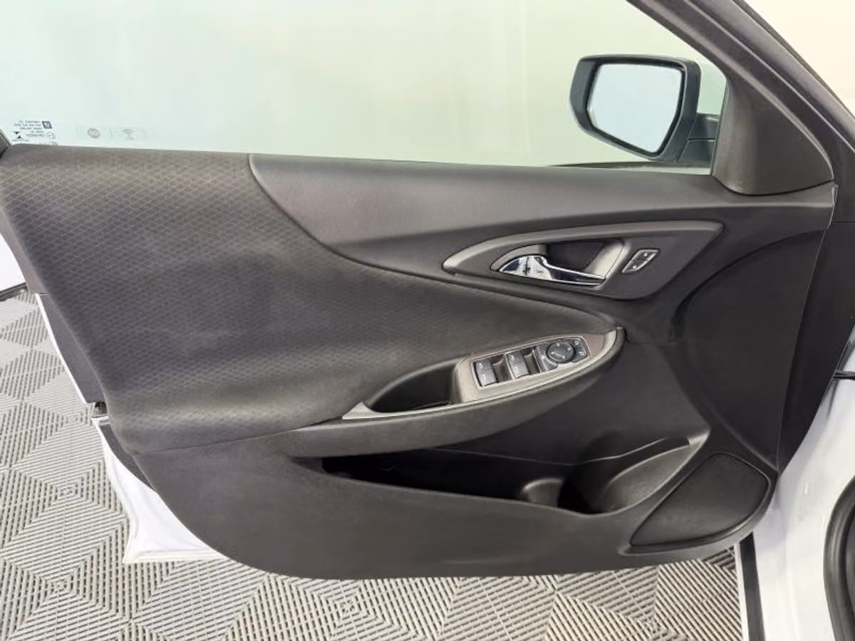 2022 Chevrolet Malibu LT Image 23