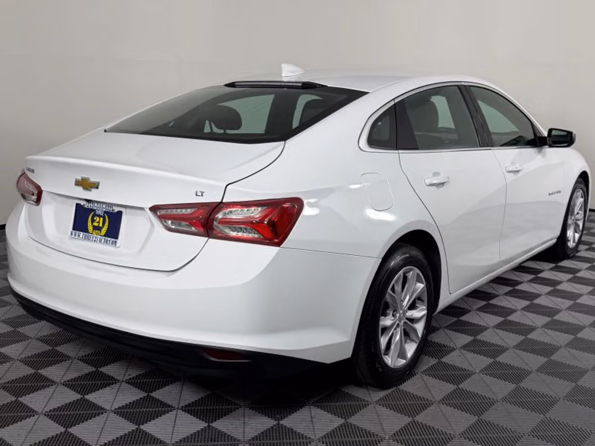 2022 Chevrolet Malibu LT Image 7