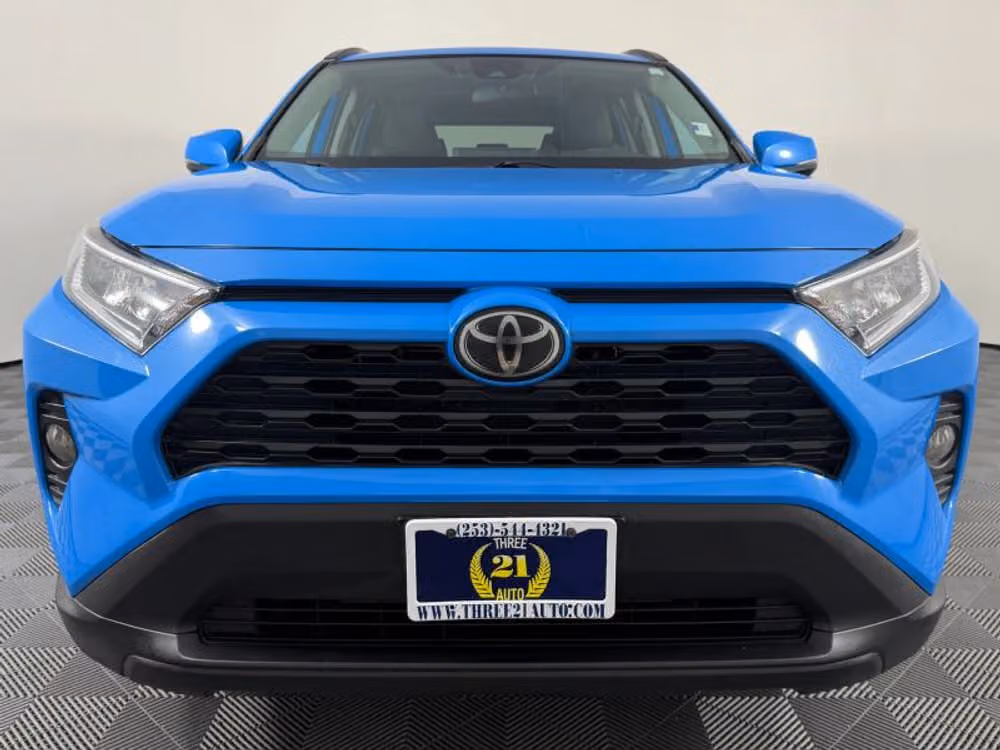 2019 Toyota RAV4 XLE Image 3