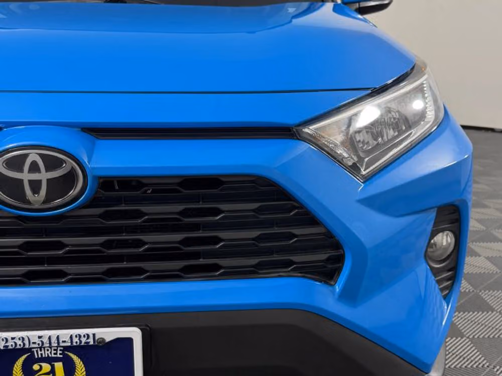 2019 Toyota RAV4 XLE Image 5