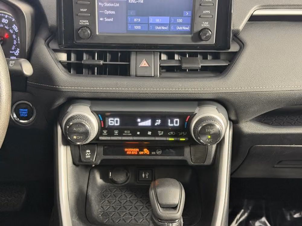 2019 Toyota RAV4 XLE Image 23