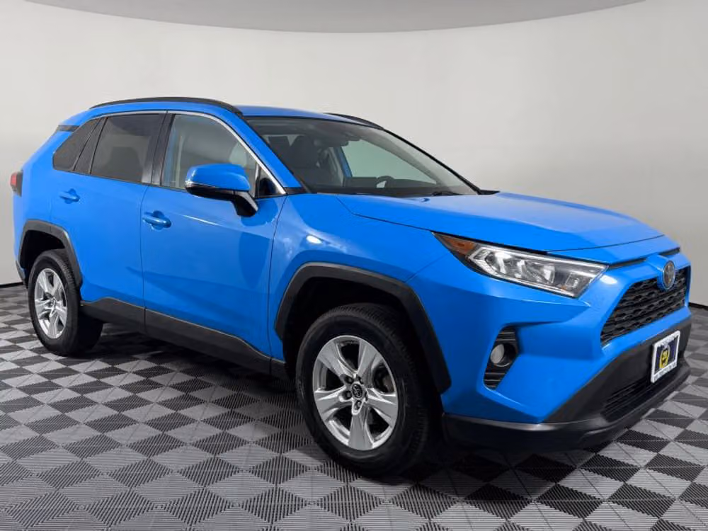 2019 Toyota RAV4 XLE Image 6