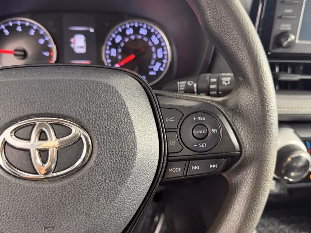 2019 Toyota RAV4 XLE Image 29