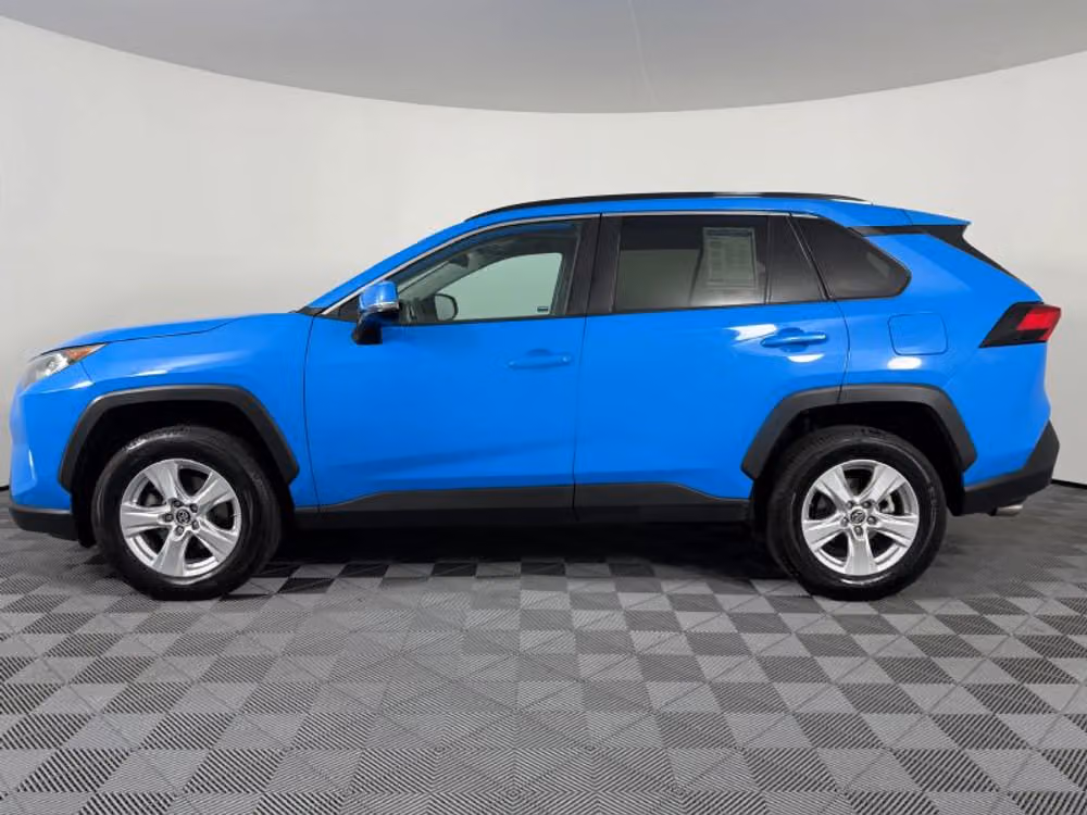2019 Toyota RAV4 XLE Image 13