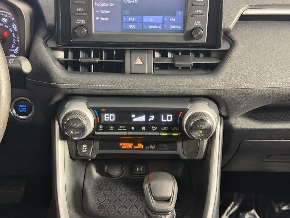 2019 Toyota RAV4 XLE Image 23