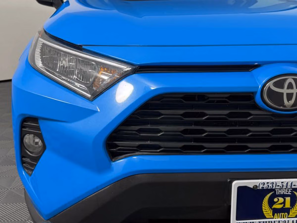 2019 Toyota RAV4 XLE Image 4