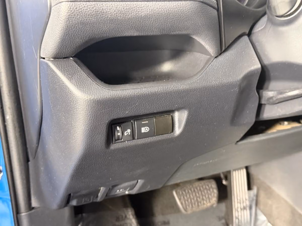 2019 Toyota RAV4 XLE Image 34