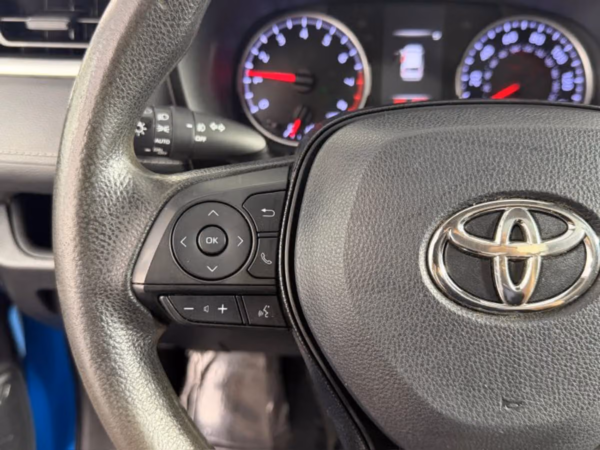 2019 Toyota RAV4 XLE Image 28