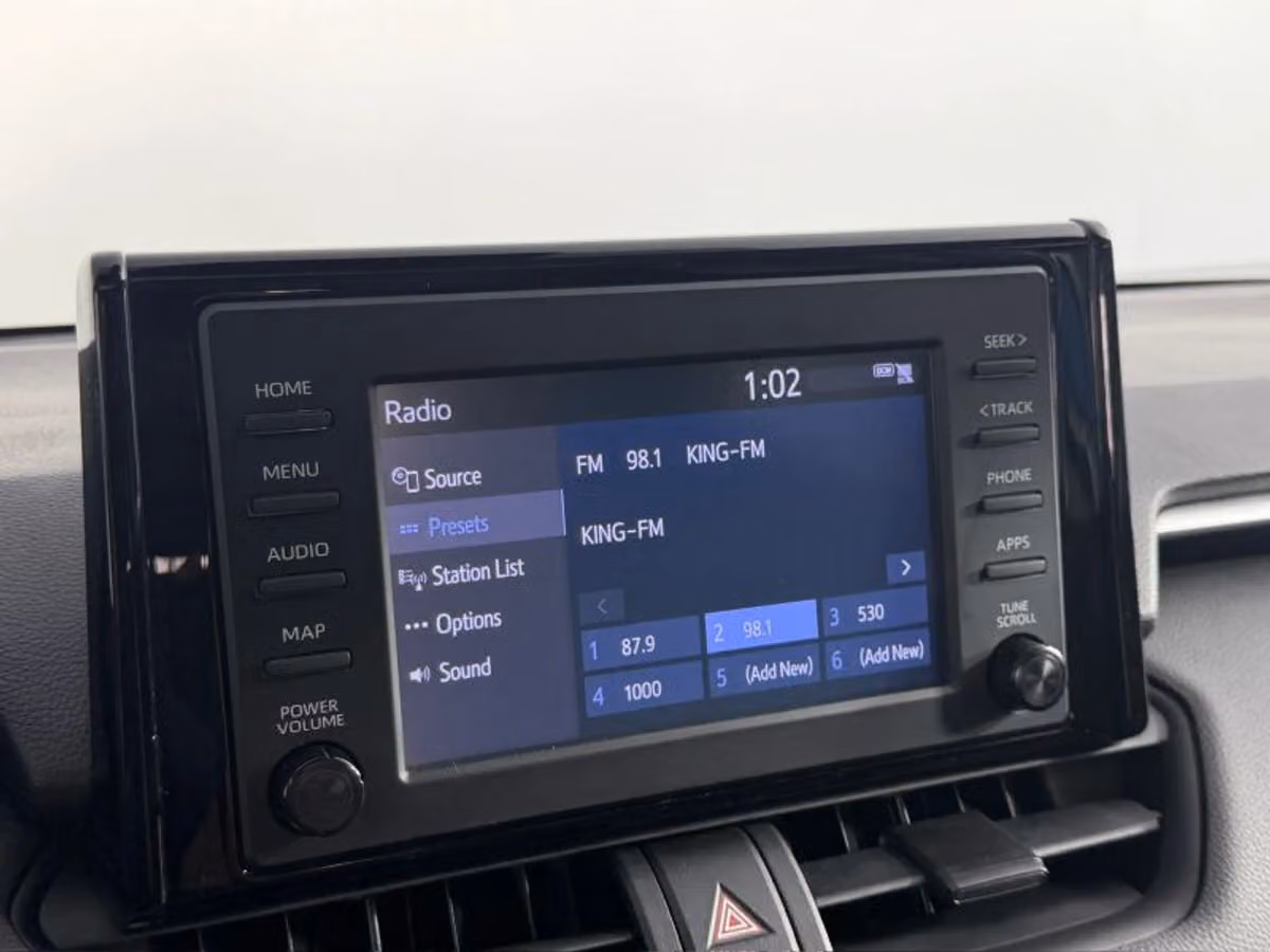 2019 Toyota RAV4 XLE Image 38