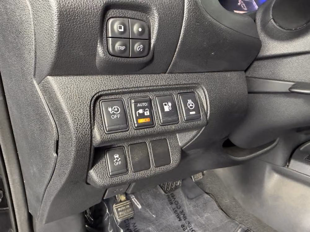 2013 Nissan LEAF SL Image 36