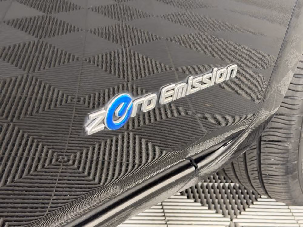 2013 Nissan LEAF SL Image 30