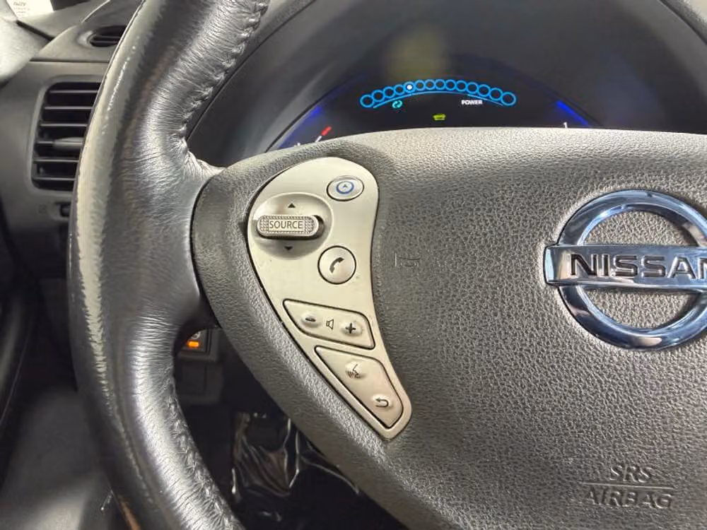 2013 Nissan LEAF SL Image 45