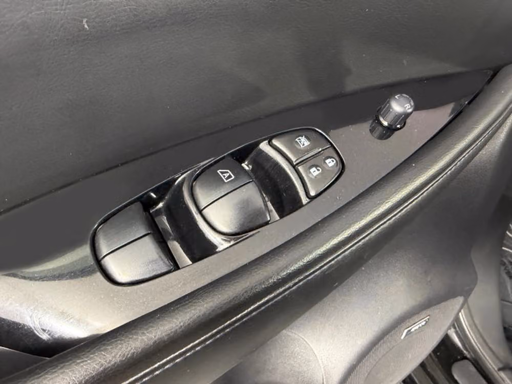 2013 Nissan LEAF SL Image 20