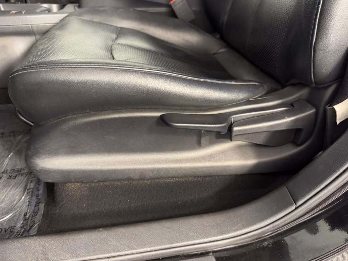 2013 Nissan LEAF SL Image 37