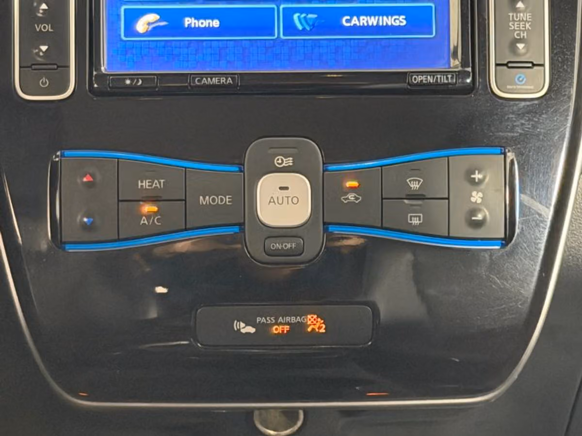2013 Nissan LEAF SL Image 14