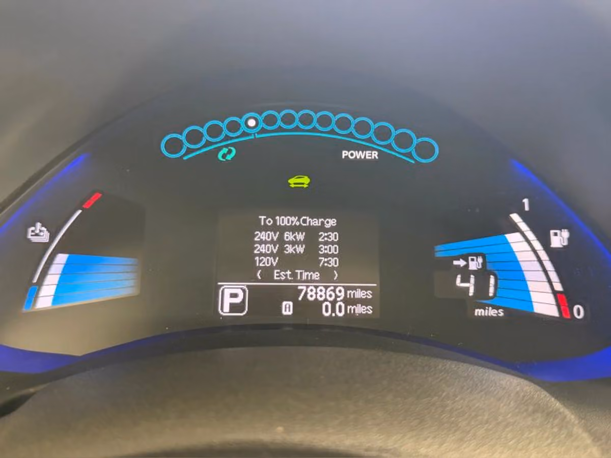 2013 Nissan LEAF SL Image 43