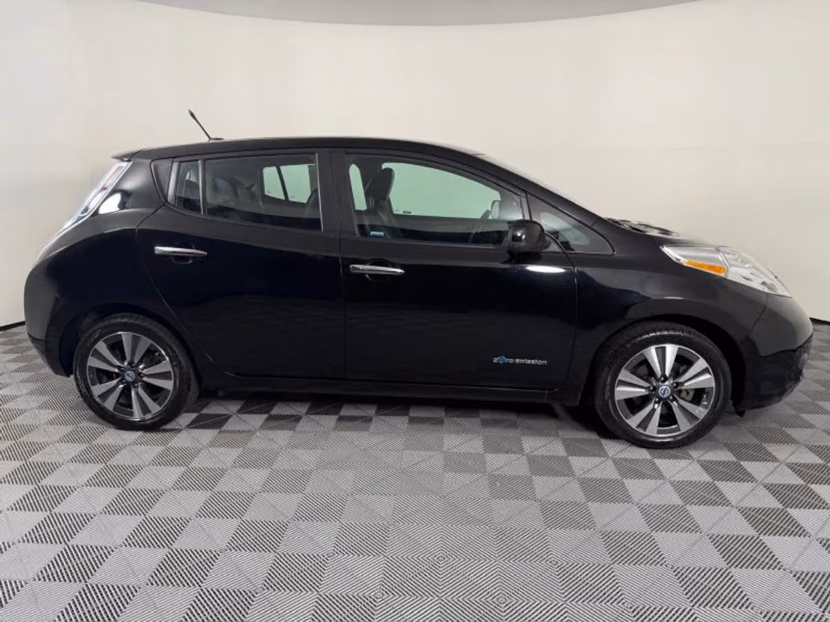 2013 Nissan LEAF SL Image 26