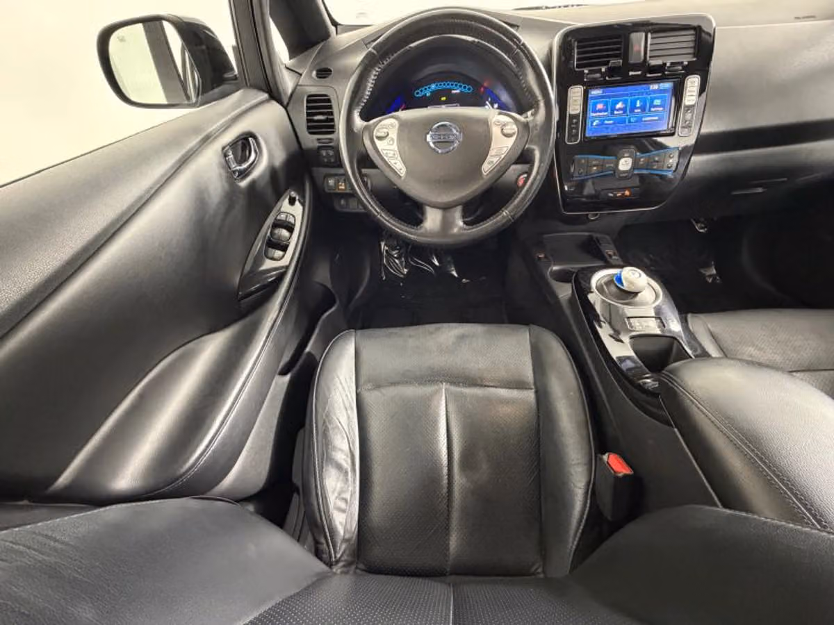 2013 Nissan LEAF SL Image 11