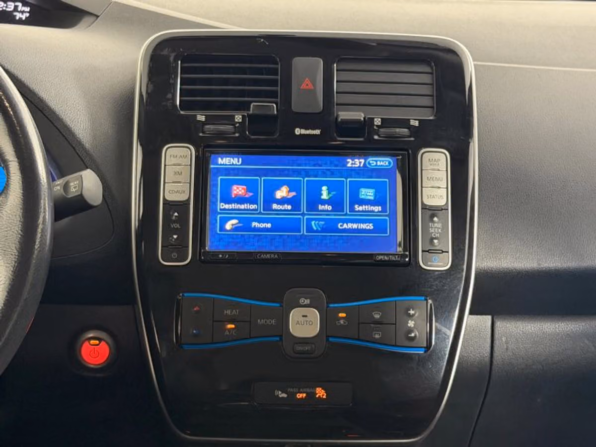 2013 Nissan LEAF SL Image 13