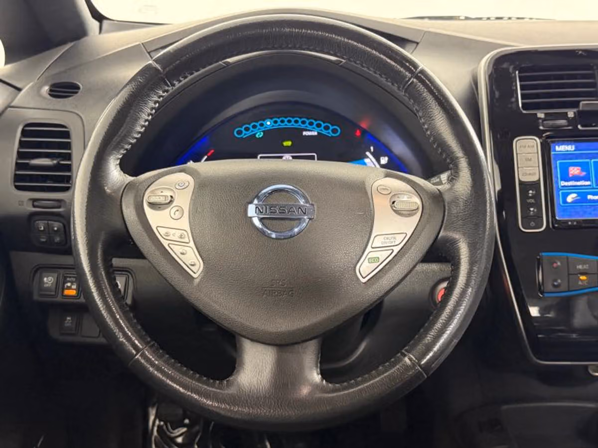 2013 Nissan LEAF SL Image 12