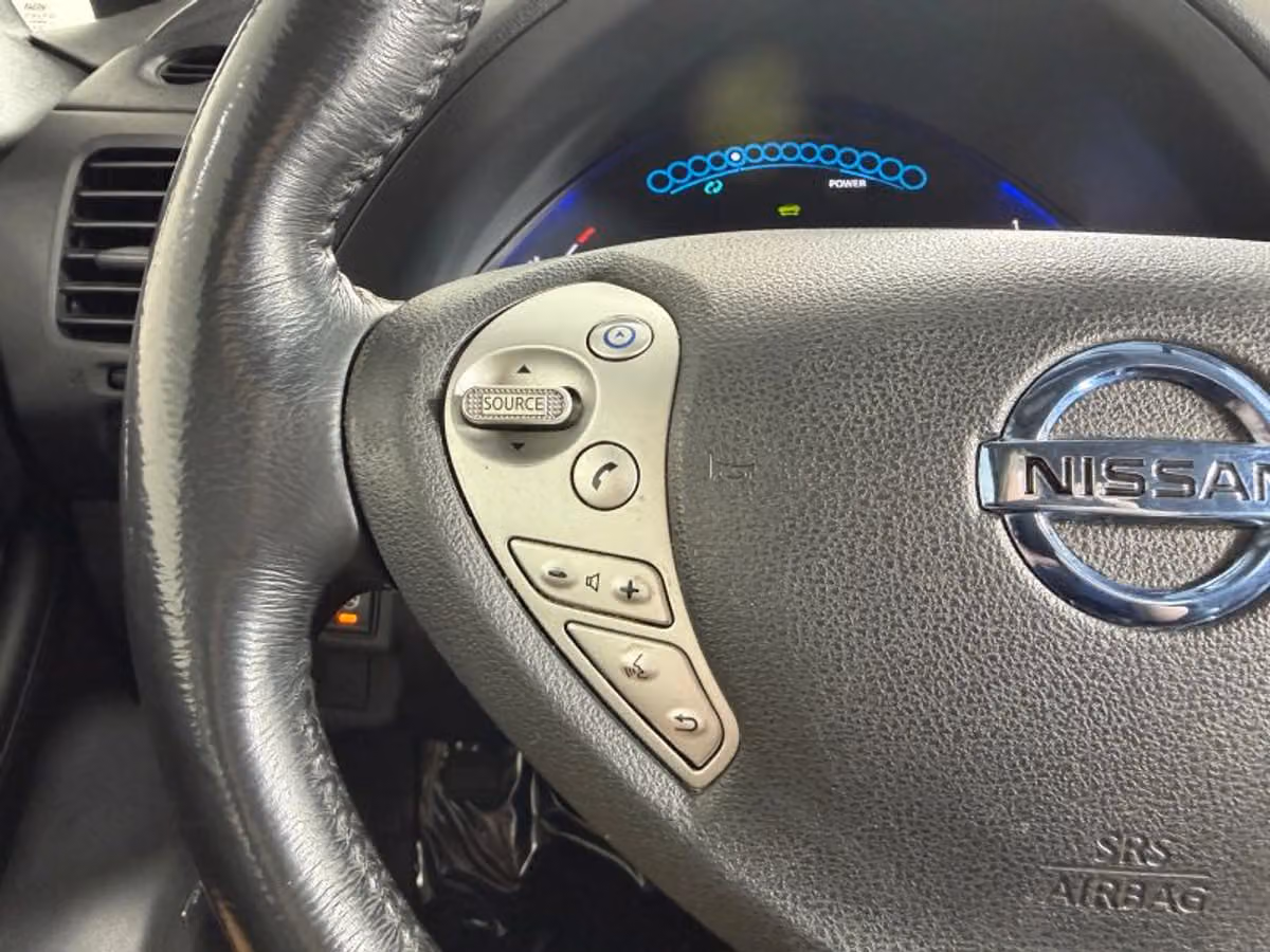 2013 Nissan LEAF SL Image 45