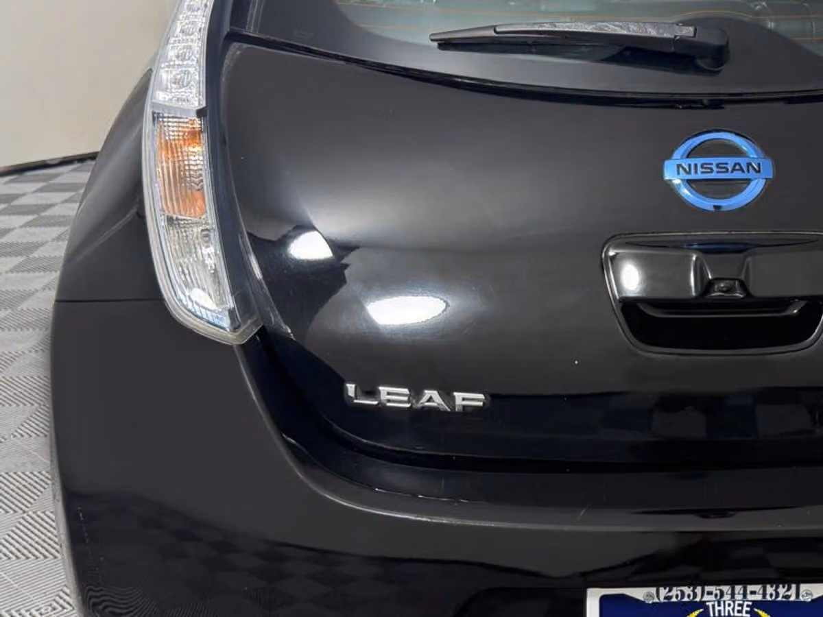 2013 Nissan LEAF SL Image 23