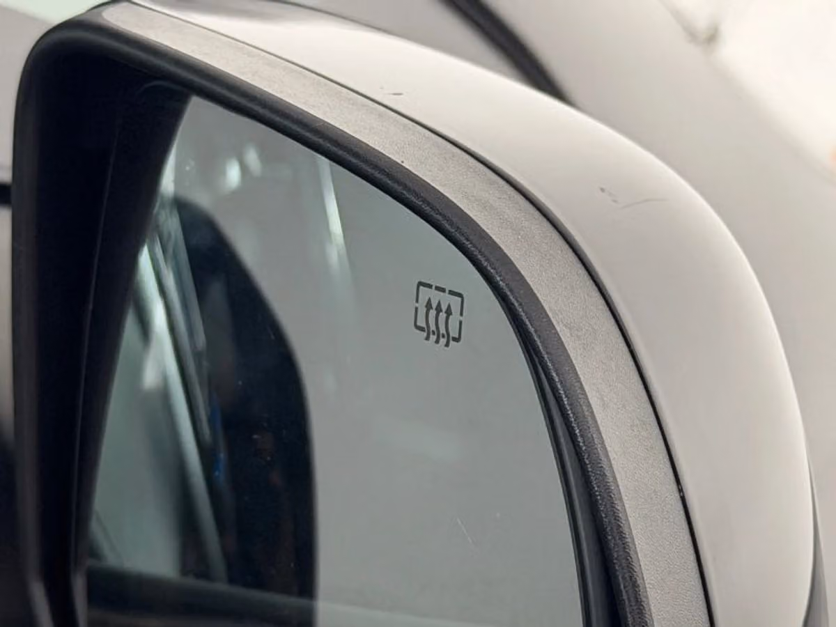 2013 Nissan LEAF SL Image 29