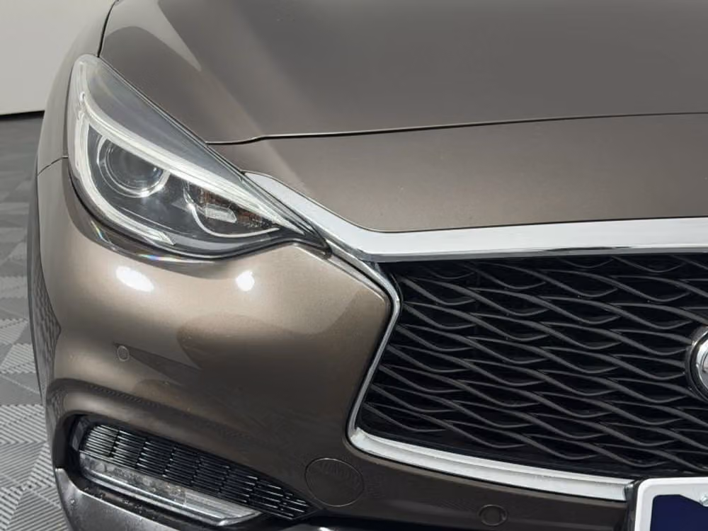 2017 INFINITI QX30 Premium Crossover Image 4