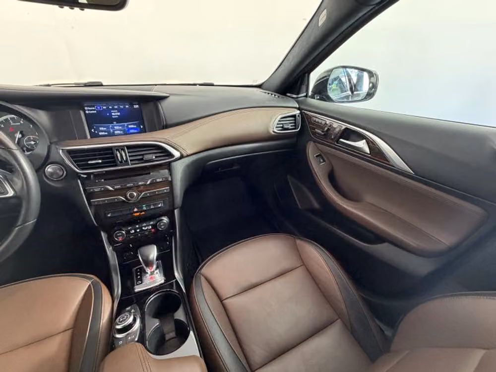 2017 INFINITI QX30 Premium Crossover Image 21