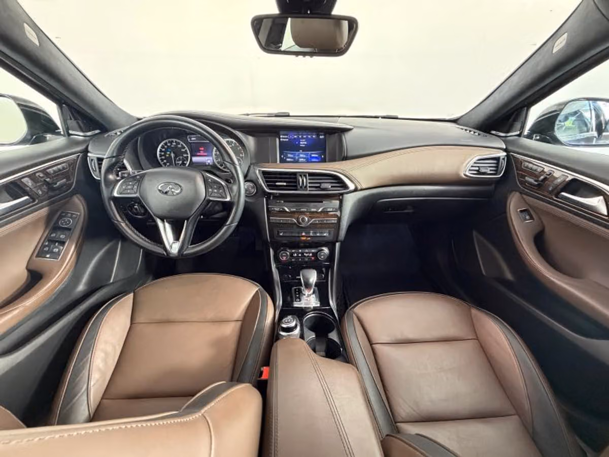 2017 INFINITI QX30 Premium Crossover Image 19