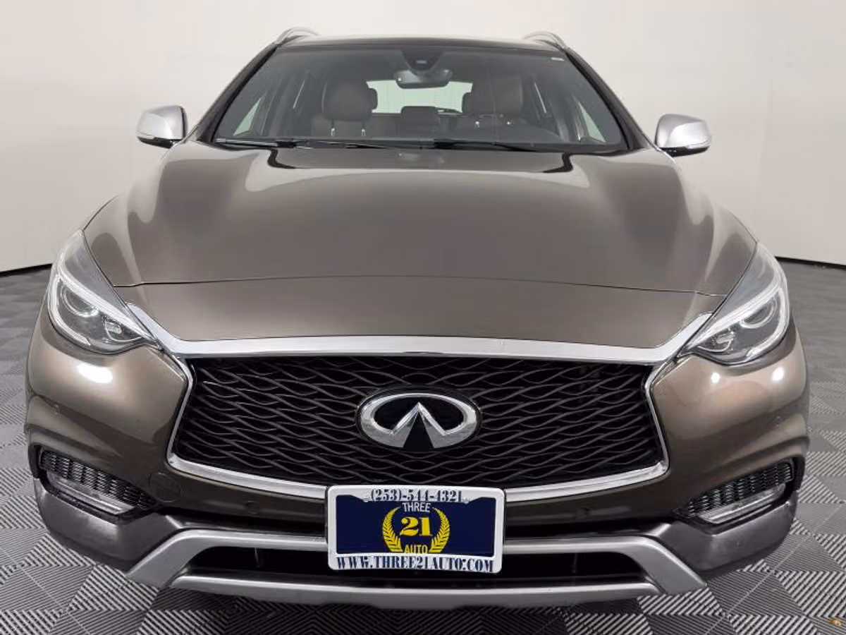 2017 INFINITI QX30 Premium Crossover Image 3