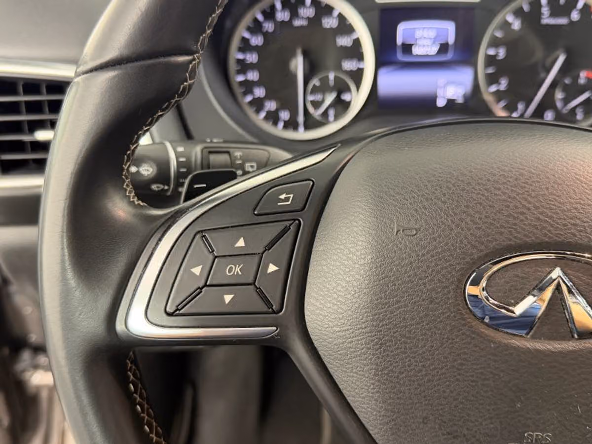 2017 INFINITI QX30 Premium Crossover Image 28
