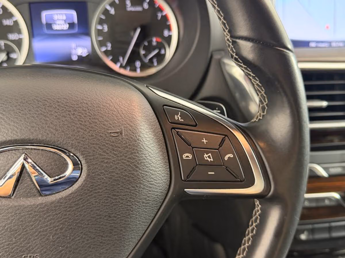2017 INFINITI QX30 Premium Crossover Image 29